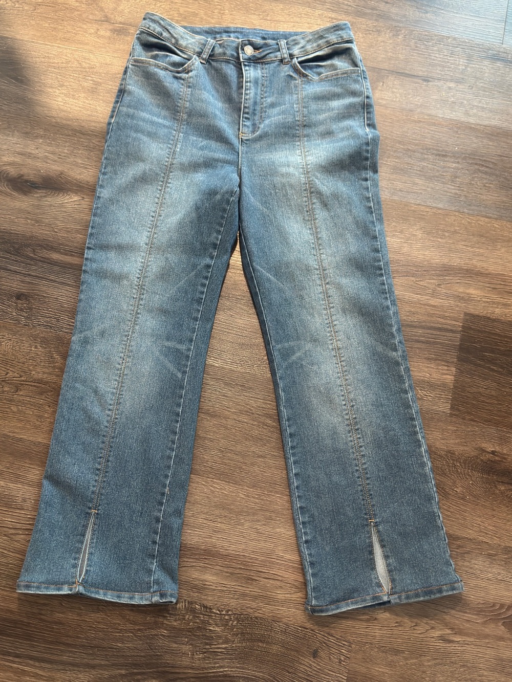 Grace & Lace split-Leg Jeans in Medium Blue. Sz 10